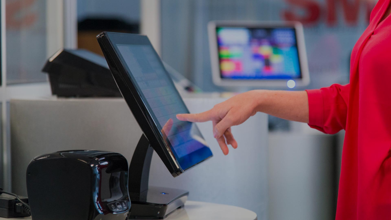 وزارة المالية تدعو مؤسسات خدمات الإستهلاك على عين المكان إلى الإنخراط في المنظومة الخاصة بآلات التسجيل الجبائية