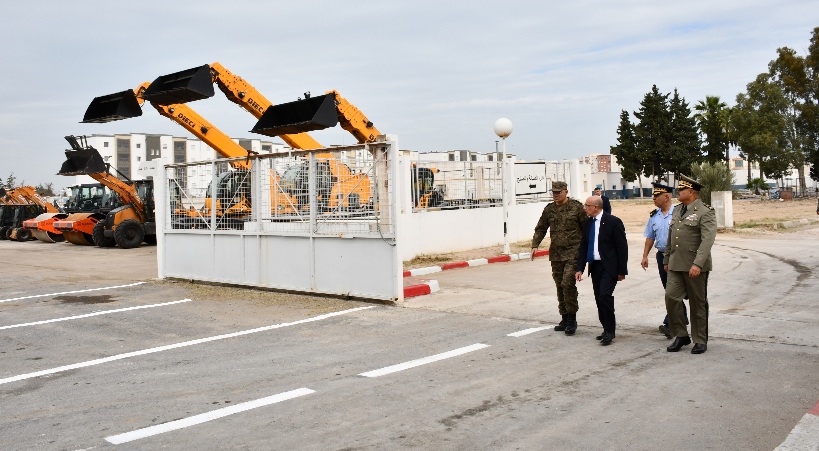 وزير الدفاع يؤدي زيارة تفقّد إلى الإدارة العامة للأشغال