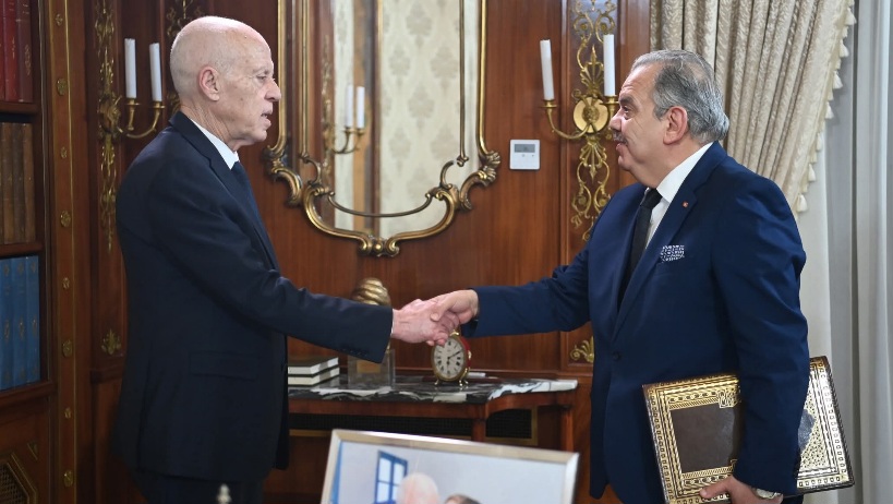 انطلاق الأشغال بداية 2026: رئيس الجمهورية يُؤكد على ضرورة أن يُحافظ الملعب الأولمبي بالمنزه على شكله الأصلي مع تطوير مُكوّناته