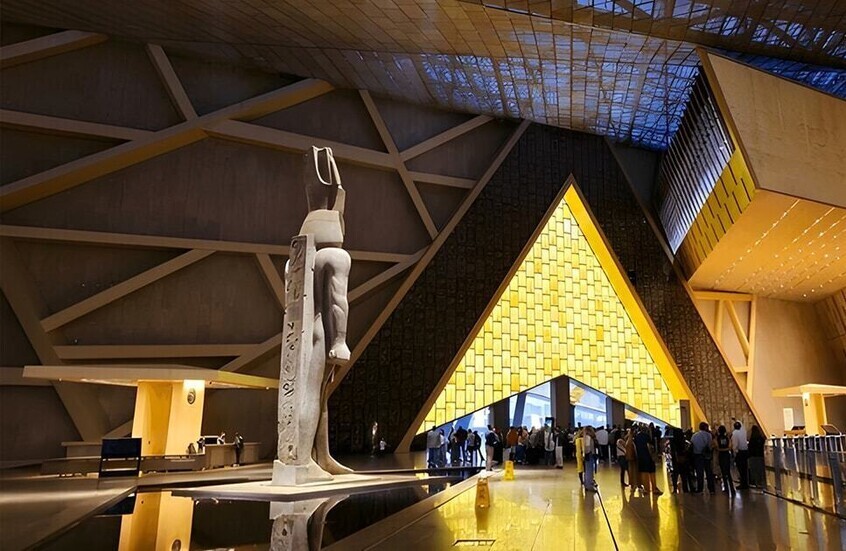 في حدث لفت أنظار العالم..   افتتاح المتحف الكبير بمصر في أجواء احتفالية مبهرة وبحضور رسمي دولي وإعلامي كبير