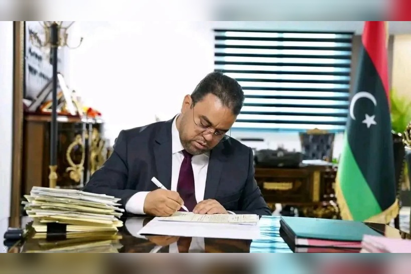 بسبب "طباعة الكتب".. ايقاف وزير التربية الليبي