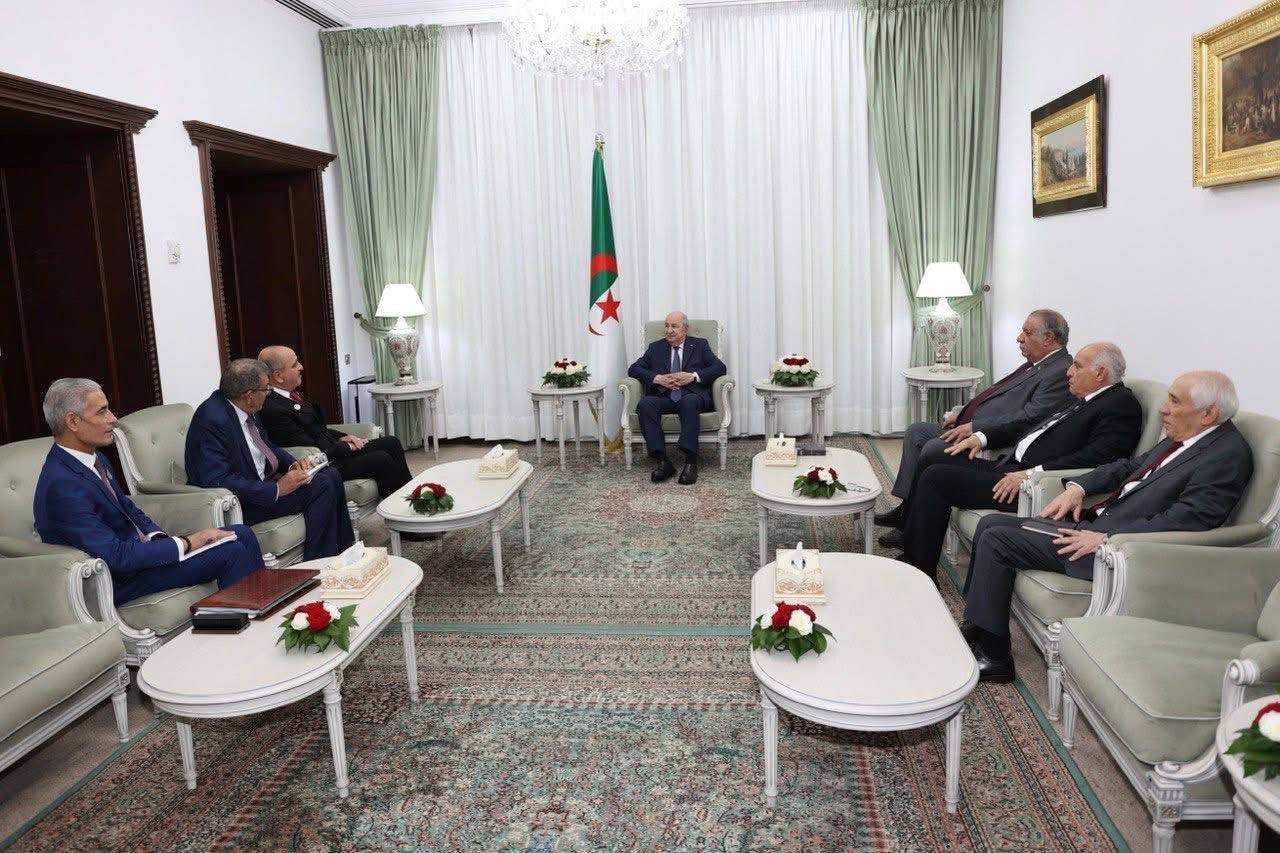 الرئيس الجزائري يستقبل وزير الخارجية محمد علي النفطي