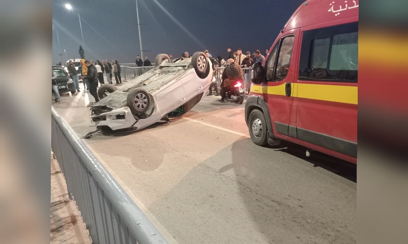 بنزرت.. شلل مروري اثر انقلاب سيارة فوق الجسر المتحرك