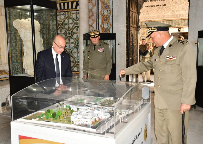 وزير الدفاع يؤدّي زيارة إلى إدارة التراث والإعلام والثقافة بوزارة الدفاع 