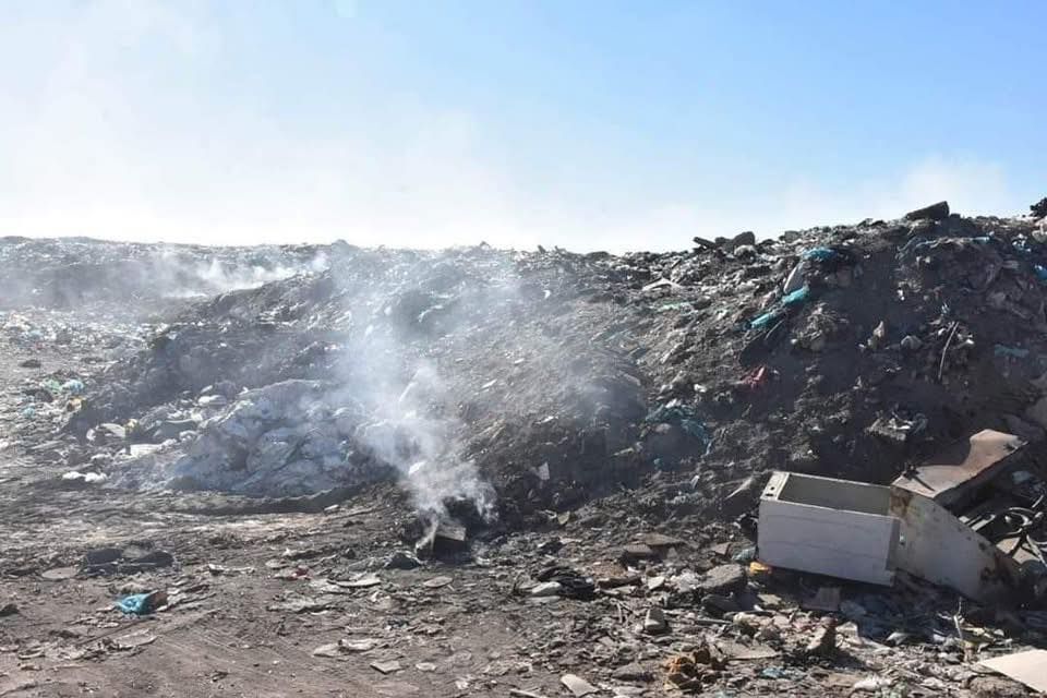  قفصة.. البلدية تقاضي المتسببين في حرق الفضلات بالمصب العشوائي بضاحية سيدي أحمد زروق