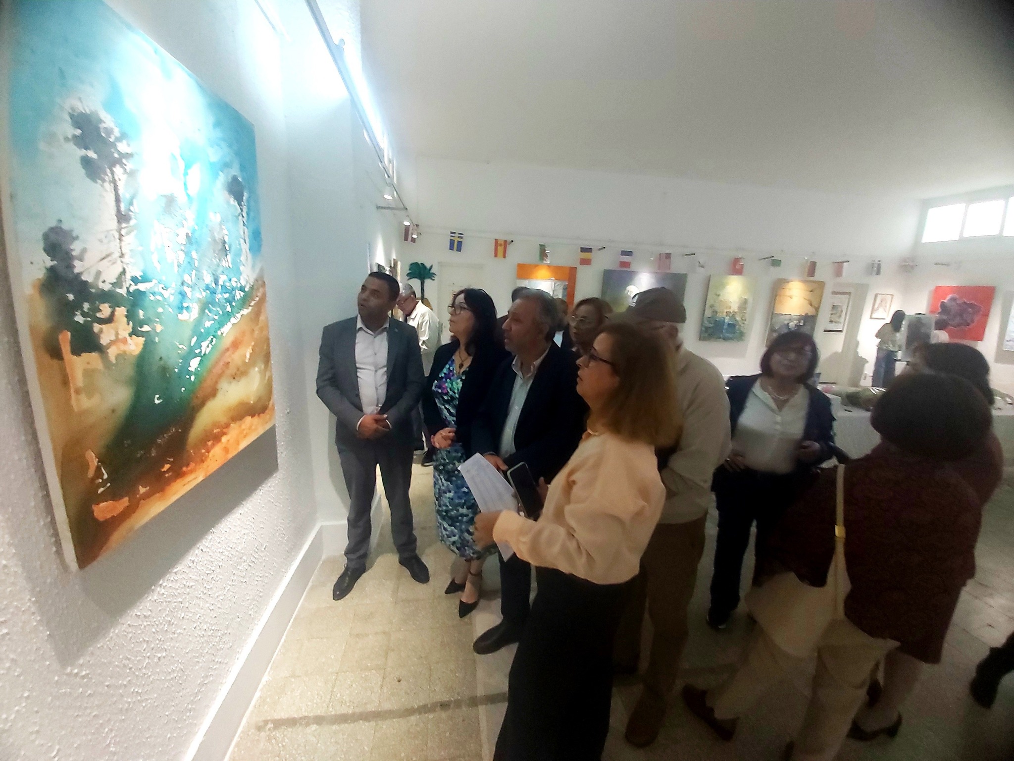 عندما يحتفي رسامون من العالم بجزيرة الحضارة والتاريخ والإبداع..   «العالم يرسم قرقنة» في رواق الفنون ببن عروس