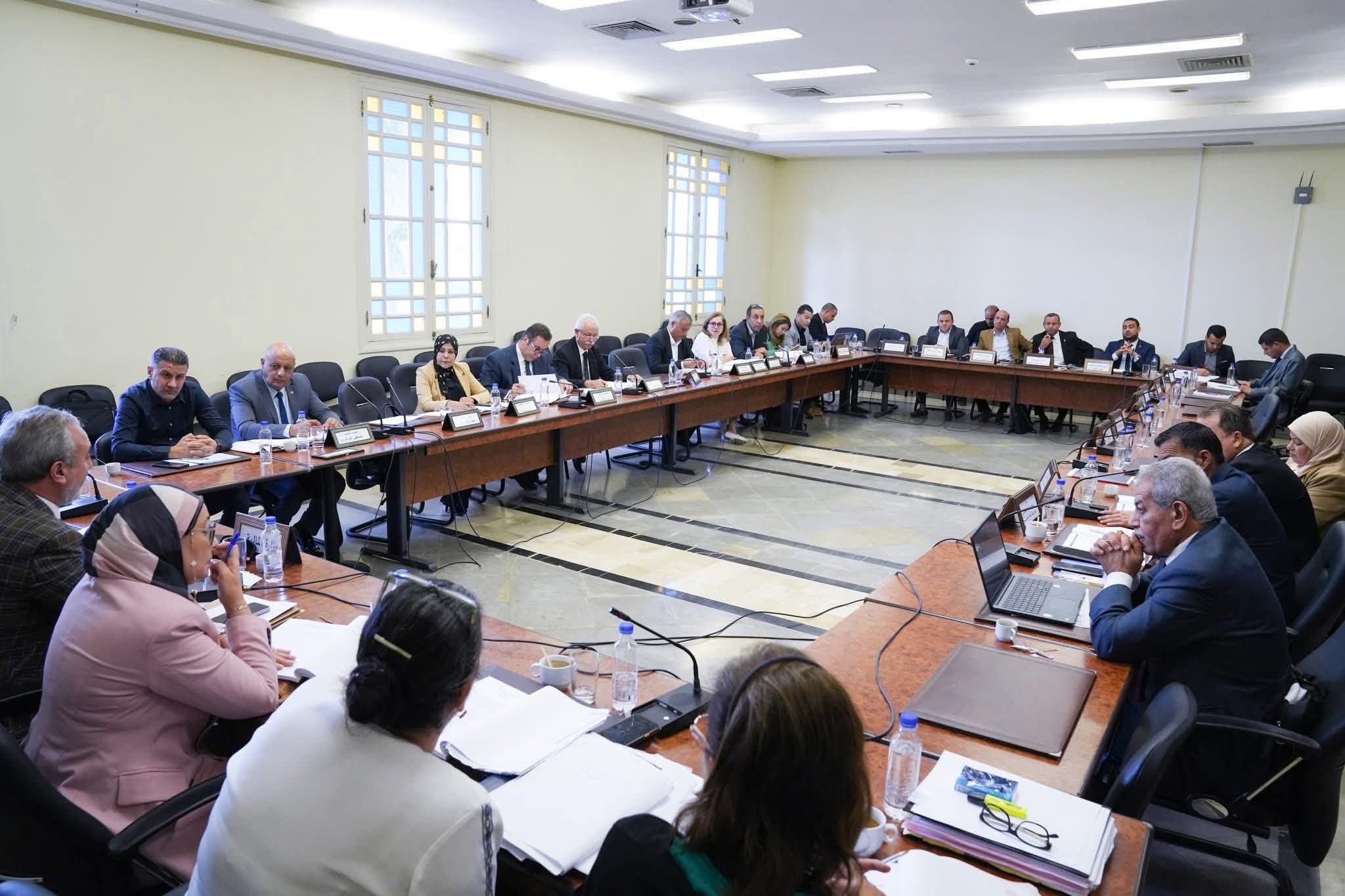 لجنة المالية والميزانية تواصل مناقشة فصول مشروع قانون المالية لسنة 2026