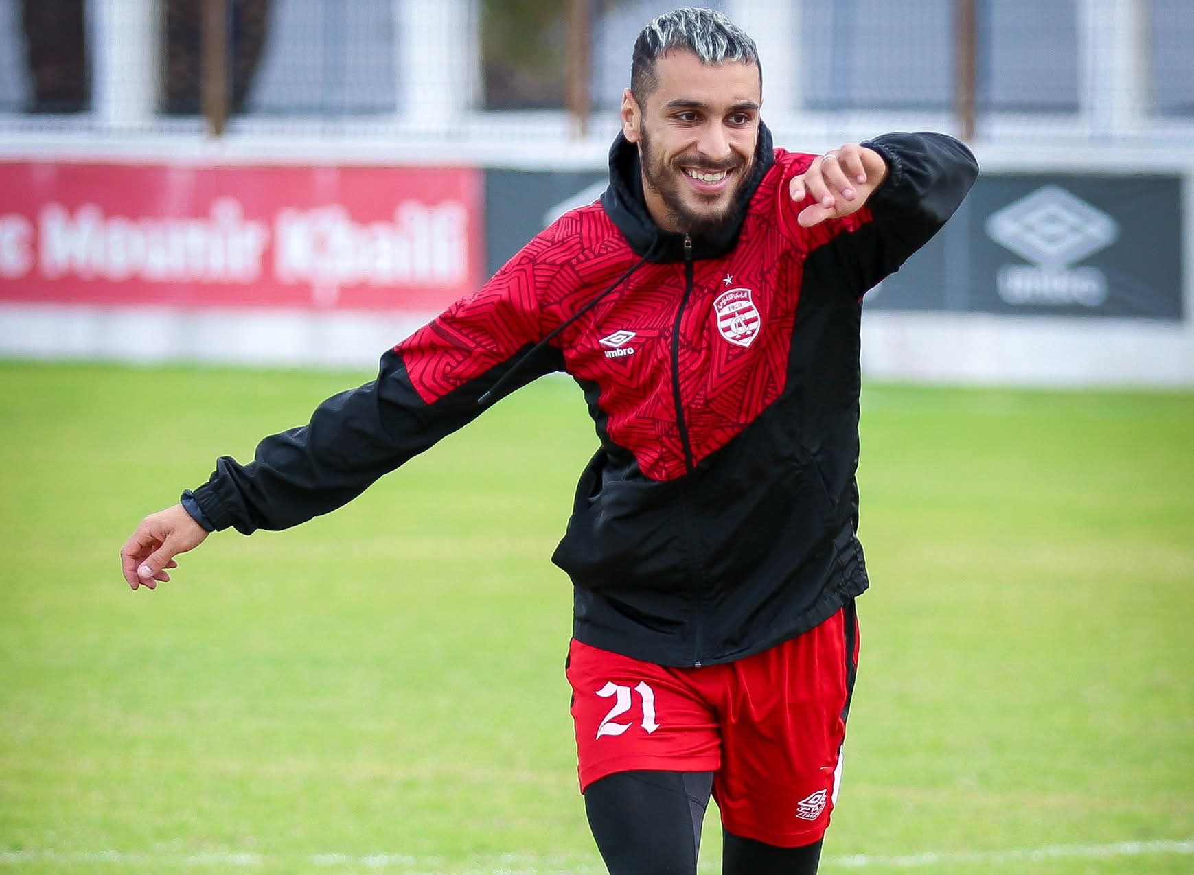 النادي الافريقي: آيت مالك "لاباس".. شواط يلتحق والطياشي مع المجموعة 