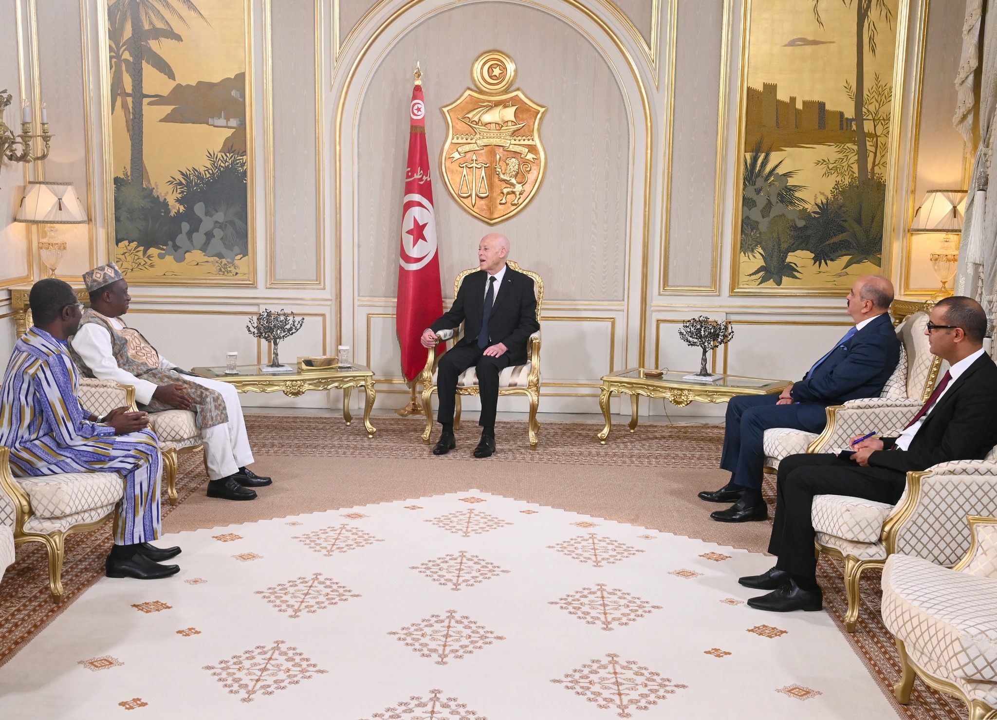 رئيس الجمهورية يتسلم أوراق اعتماد سفراء أجانب جدد بتونس