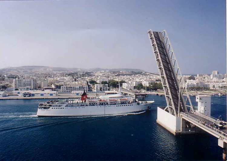 بنزرت.. رفعة استثنائية للجسر المتحرّك