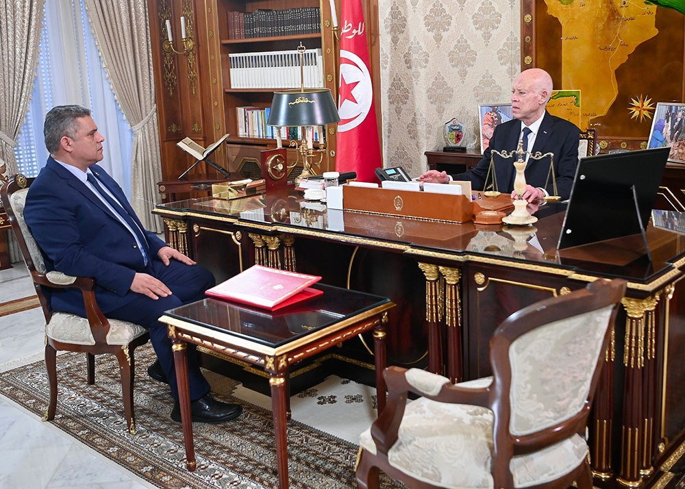 رئيس الجمهورية يشدد على ضرورة رفع الفضلات المتراكمة وتطبيق القانون على من تهاون في القيام بمسؤوليّاته