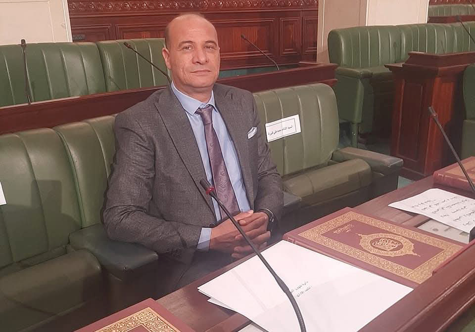 منها منح امتياز جبائي لكل عائلة لتوريد سيارة.. رئيس لجنة المالية يؤكد مصادقة اللجنة على فصول جديدة في مشروع قانون المالية