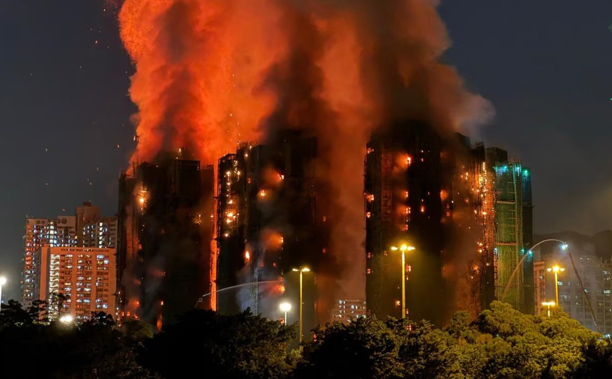 ارتفاع حصيلة ضحايا حريق هونغ كونغ الهائل إلى 55 قتيلا