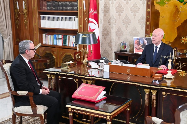 مشيرا إلى أن الترفيع في الأجور في قانون المالية ليس بدعة.. رئيس الجمهورية يؤكد على توجيه مساعدات عاجلة إلى عدد من المناطق  