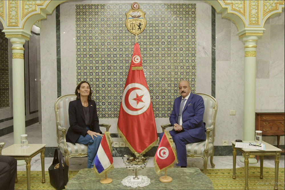 لعدم التزامها بضوابط العمل الدبلوماسي.. وزير الخارجية يستدعي سفيرة هولندا بتونس لابلاغها احتجاجا شديد اللّهجة 