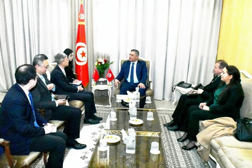 وزير الداخلية يلتقي سفير جمهورية الصين الشعبية لدى تونس