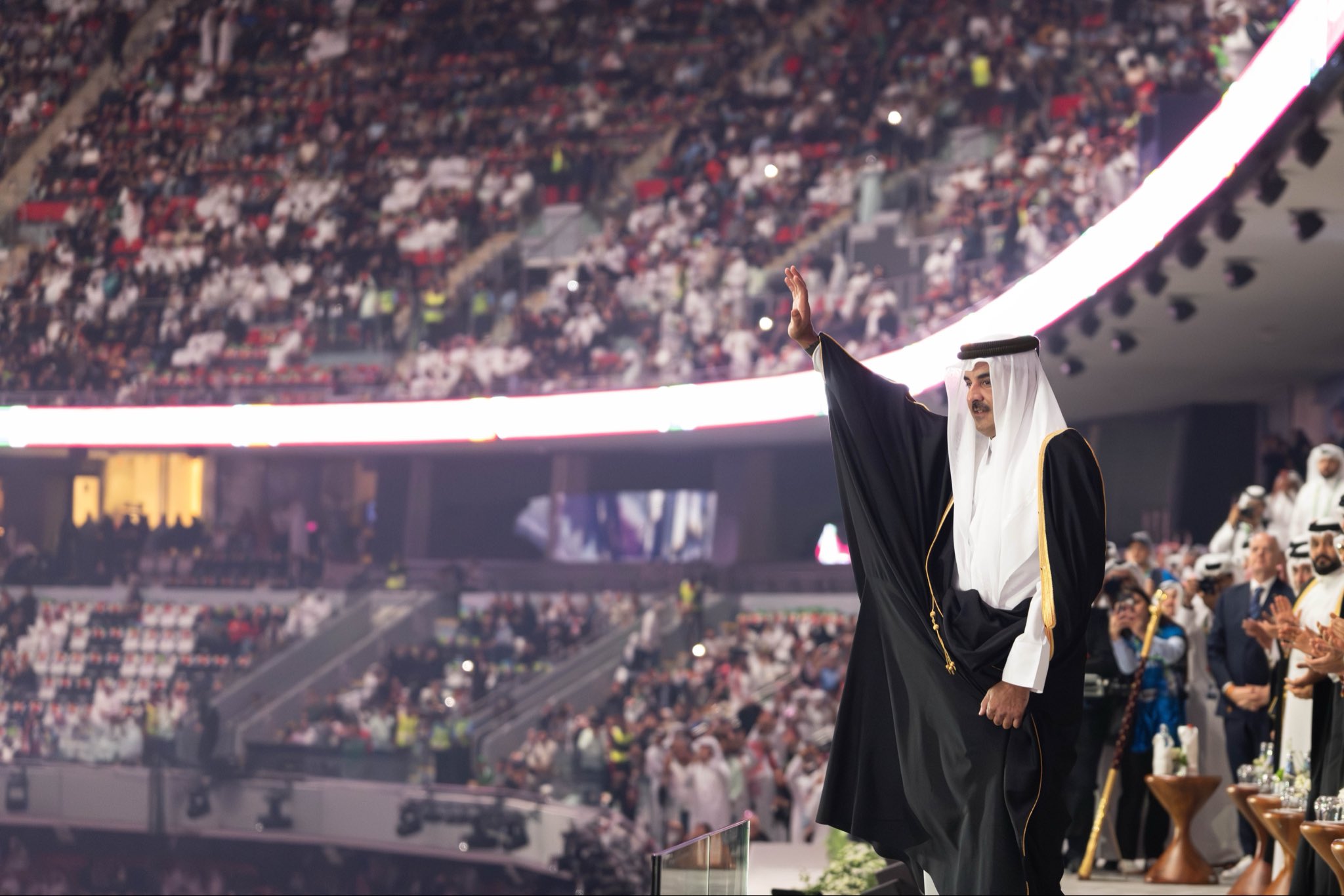 أمير قطر يعلّق على هزيمة منتخب بلاده ضد فلسطين 