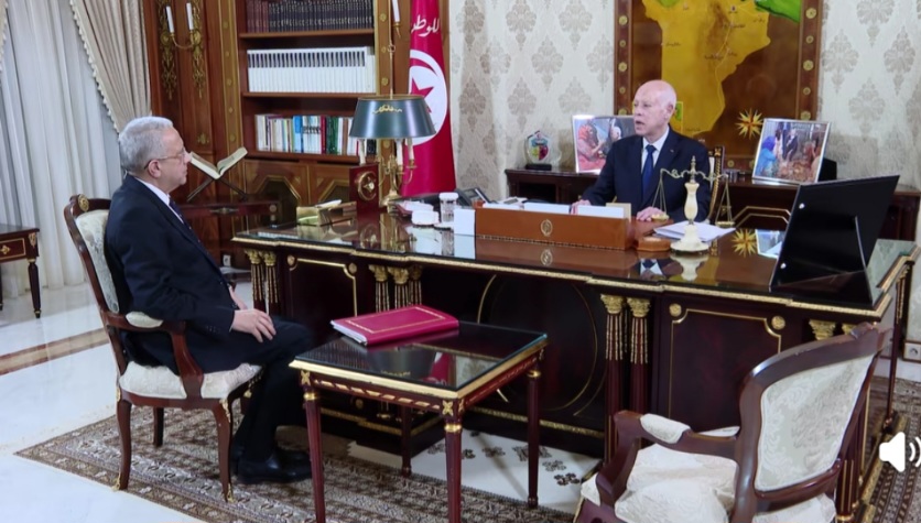  رئيس الدولة: العمل جارٍ حتى يتحصل الأطباء والإطار شبه الطبي والأعوان على حقوقهم كاملة غير منقوصة 