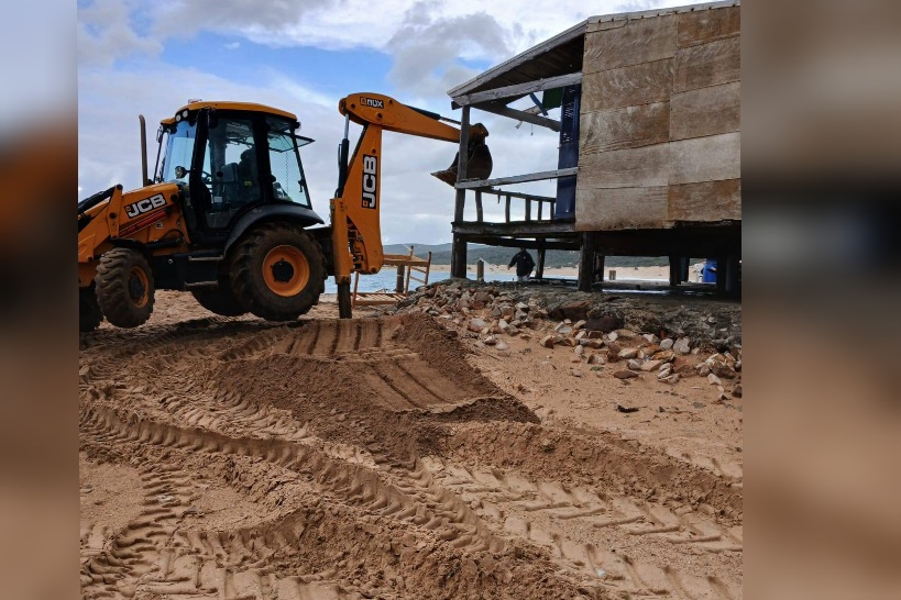  بنزرت.. إزالة مظاهر التحوز بالملك العمومي البحري في سجنان