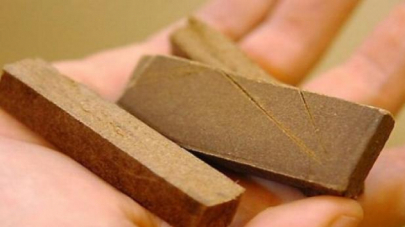 الإطاحة بشبكة دولية مختصة في توريد وترويج المخدرات، وحجز أكثر من 420 كلغ من مادة القنب الهندي