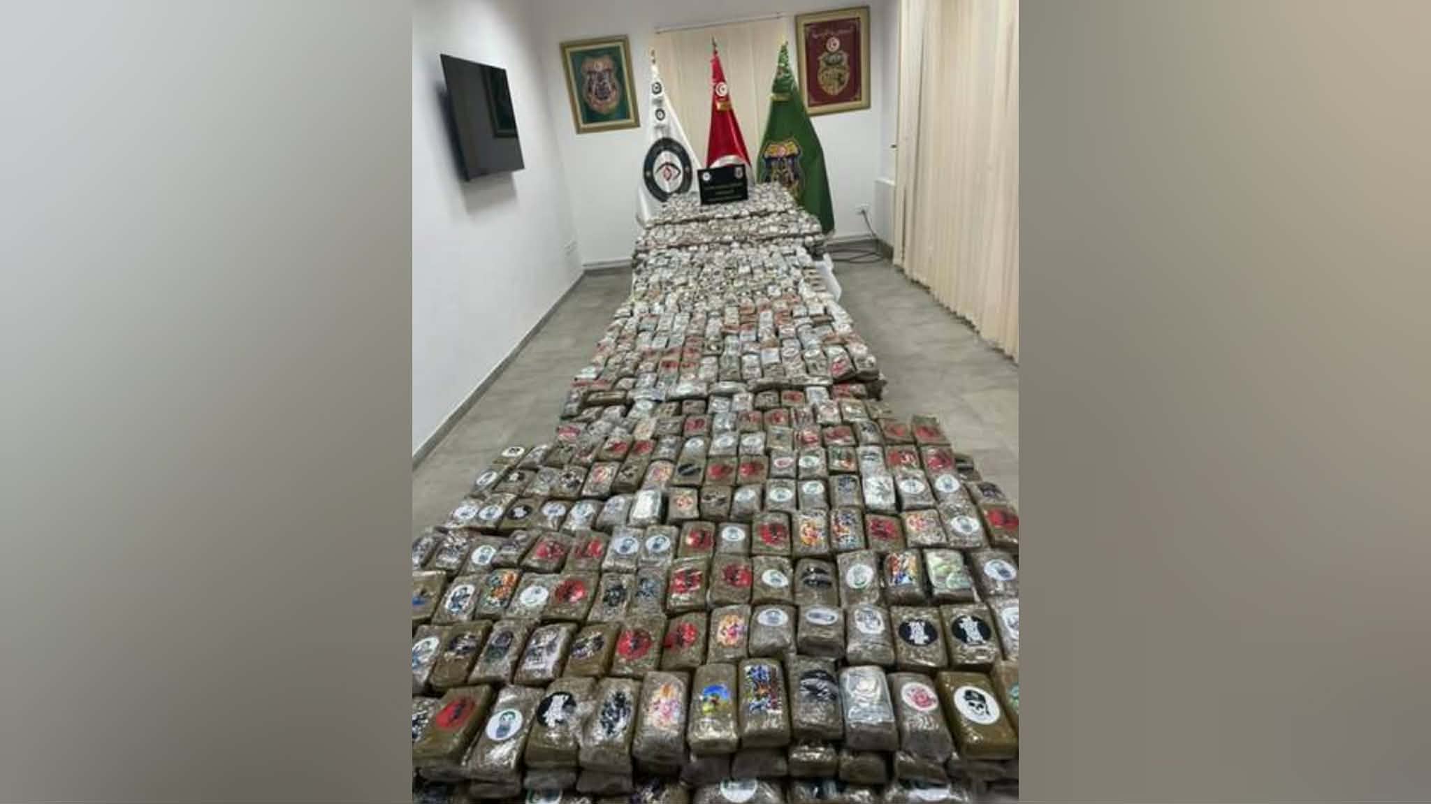  ضبط كميات من المخدرات و ايقاف عدد من المتورطين في تهريبها