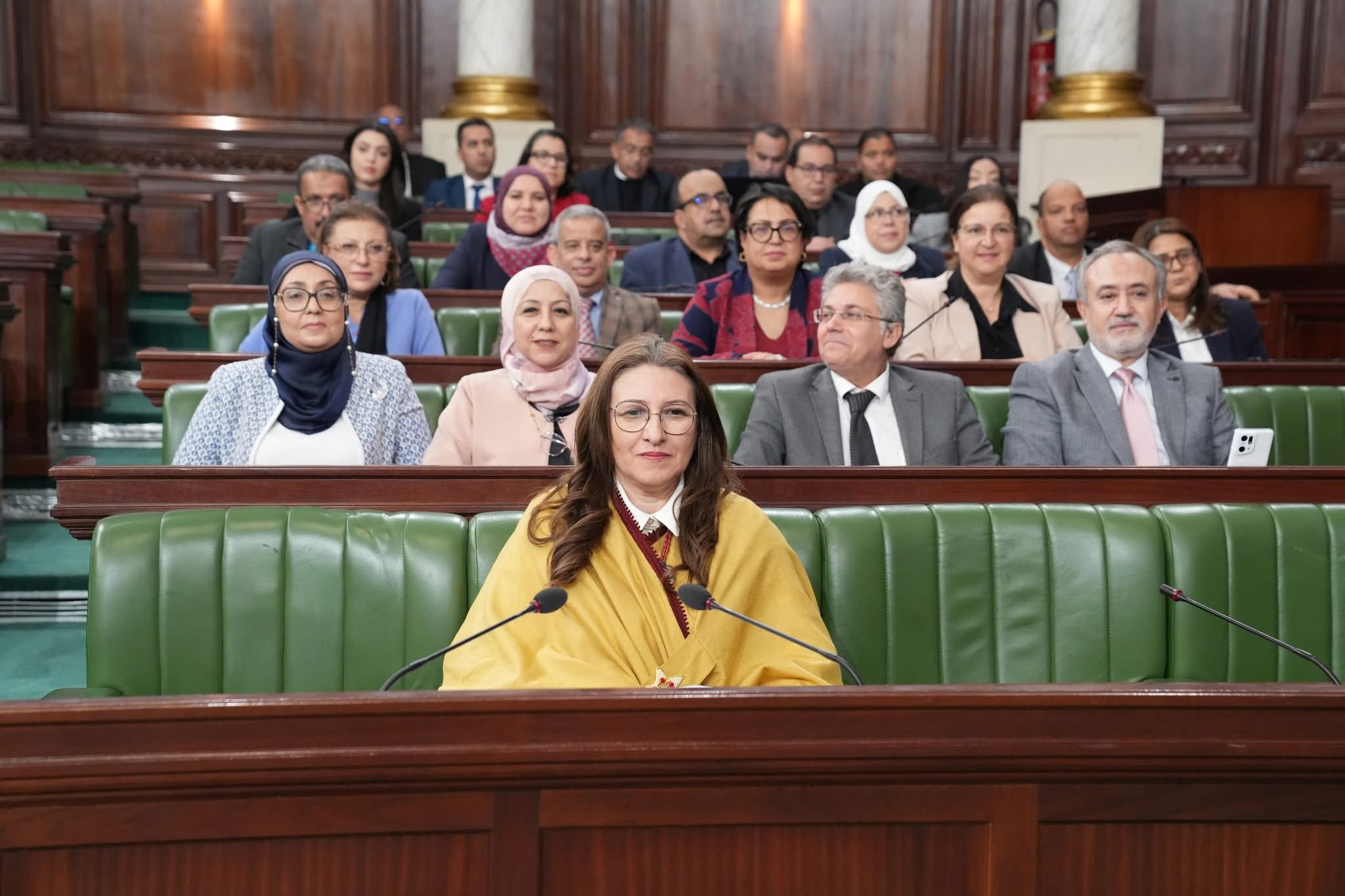  بعد اسقاط النواب عديد الفصول بمشروع قانون المالية.. وزيرة المالية تطلب رفع الجلسة المسائية 