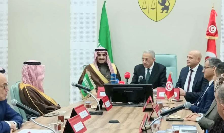 وزير الصحة وسفير المملكة السعودية يوقعان عقد إنجاز مستشفى الملك سلمان بن عبد  العزيز الجامعي بالقيروان