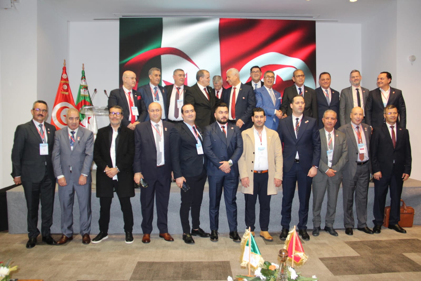 على هامش المنتدى الاقتصادي.. توقيع 7 اتفاقيات شراكة بين مؤسّسات تونسيّة وجزائرية 