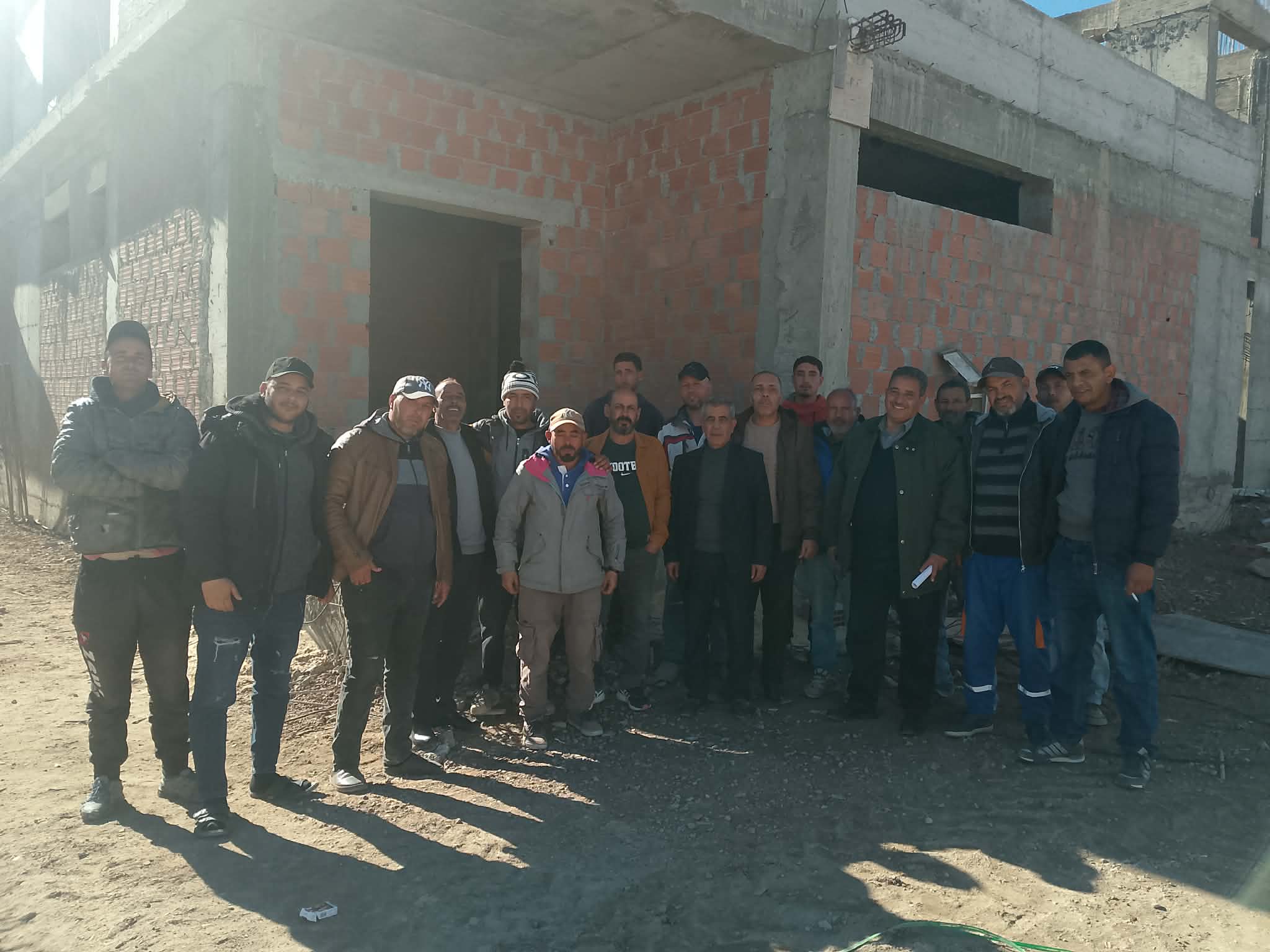 تالة: توقف أشغال المستشفى الجهوي وعملة الحضائر يحتجون   