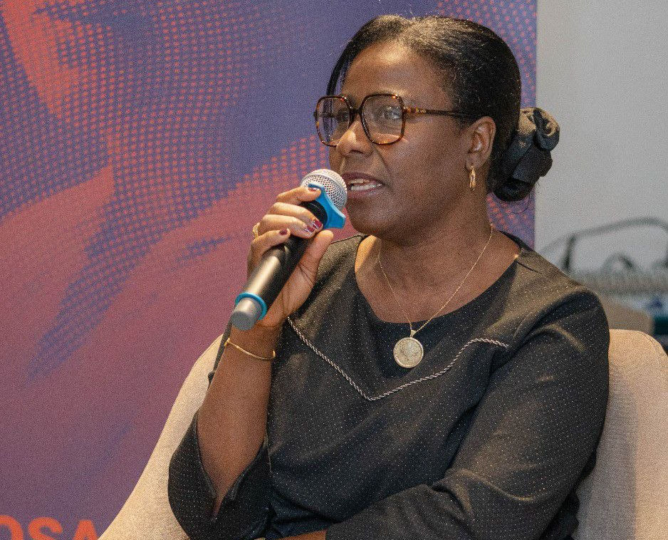 🔴حوار مع الروائية والناقدة فتحية دبش