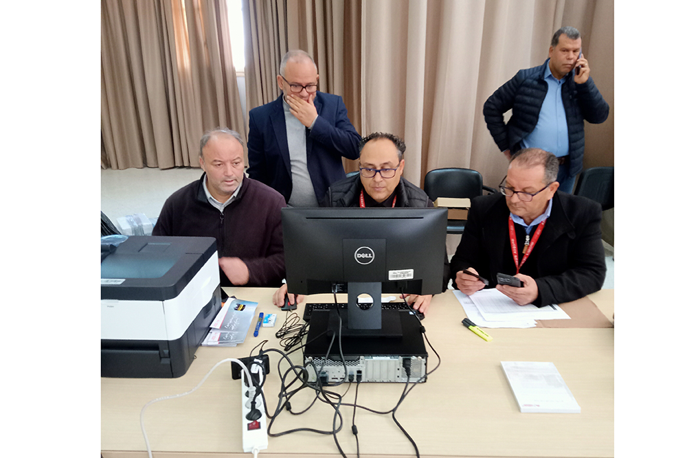 القيروان.. 595 حاجا يستكملون إجراءات السفر عبر الشباك الموحد القيروان.. 595 حاجا يستكملون إجراءات السفر عبر الشباك الموحد