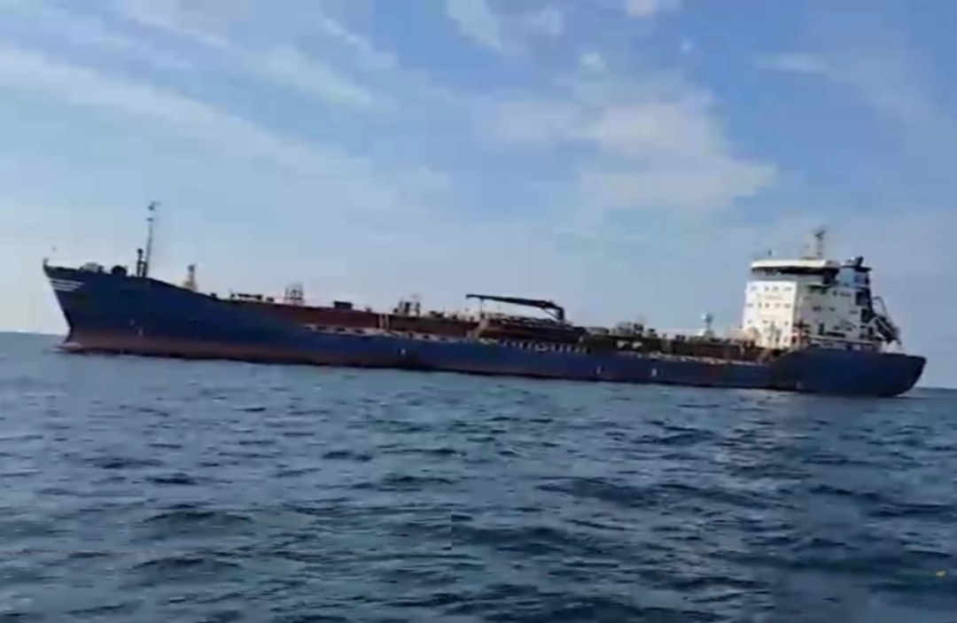 إيران تصادر ناقلة نفط أجنبية على متنها 6 ملايين لتر من الديزل المهرب في بحر سلطنة عُمان