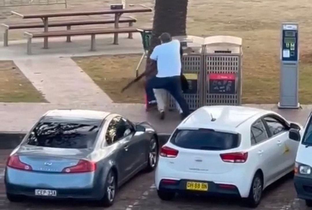 ملياردير أمريكي يتبرع لـ"بطل شاطئ بوندي"