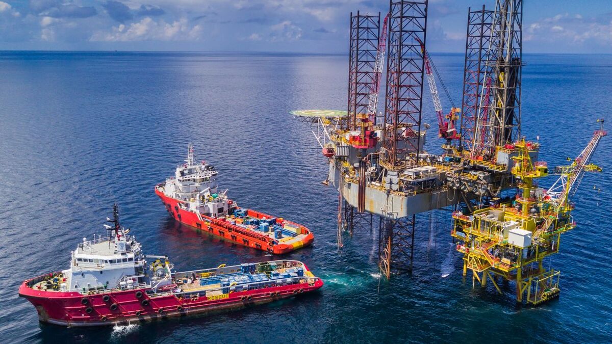 مخاوف الإمدادات الفنزويلية تدعم النفط