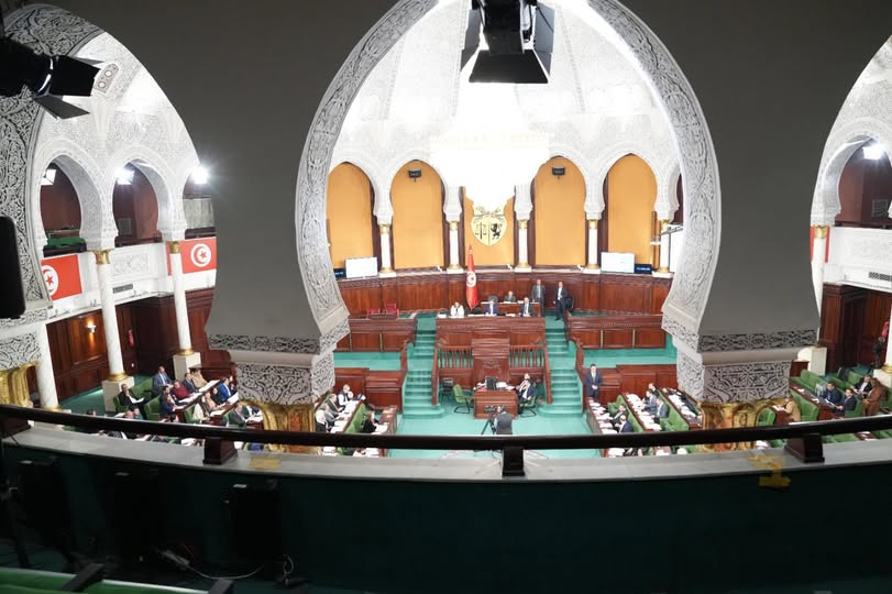 نواب البرلمان يطالبون بالإسراع بإصدار النصوص الترتيبية  لتفعيل قانون انتداب خريجي التعليم العالي ممن طالت بطالتهم 