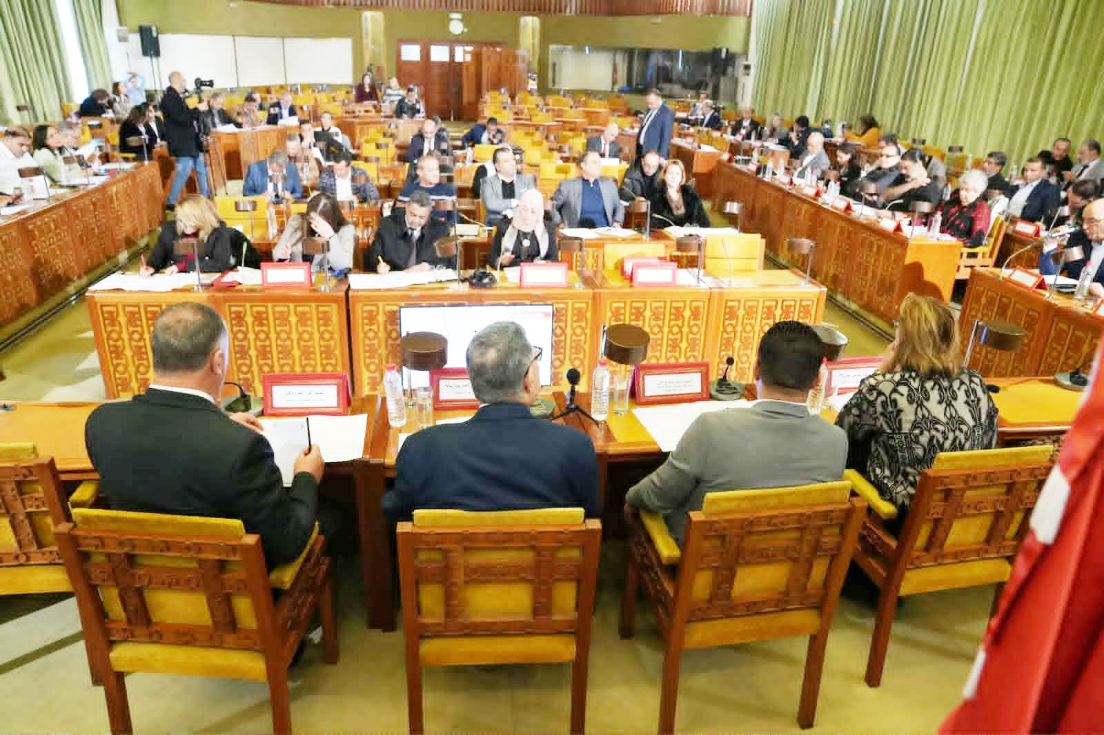 في الأكاديمية البرلمانية..   جدل حول مقترح القانون المتعلق بالفنان والمهن الفنية