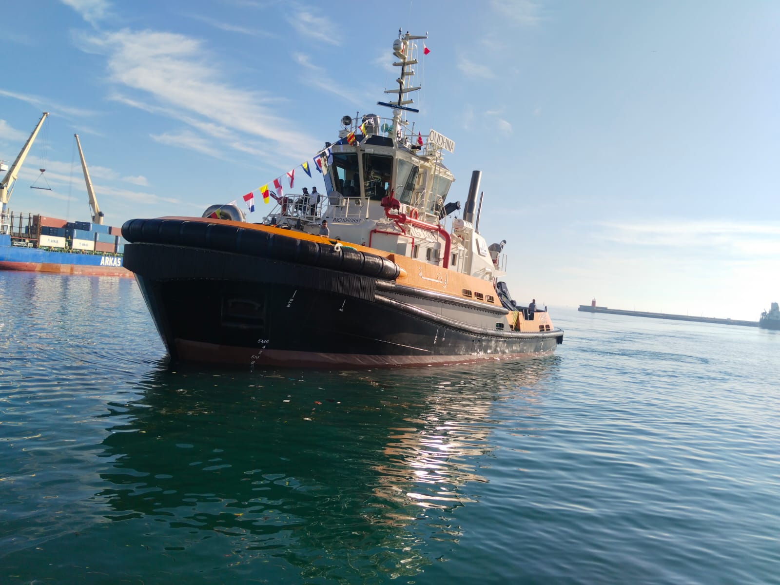 في انتظار وصول 3 منها قبل موفّى جانفي 2026..   تعزيز 3 موانئ بجرّارات بحرية جديدة