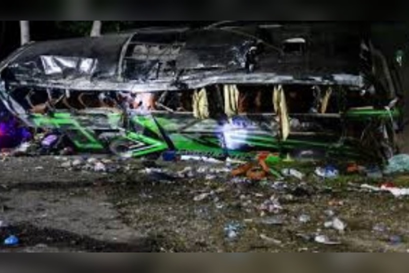 15 قتيلا و19 جريحا في حادث مرور "مروع" بإندونيسيا