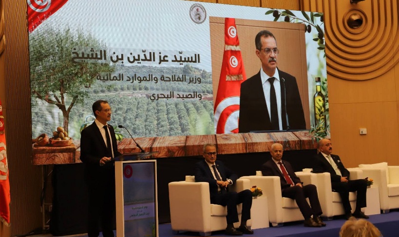  وزير الفلاحة يدعو السفراء والبعثات الدبلوماسية إلى أن يكونوا شركاء وسفراء لتميّز زيت الزيتون التونسي
