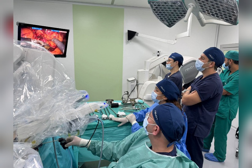  الأولى من نوعها في تونس.. عمليات جراحة الكُلى والبروستاتا بالروبوت