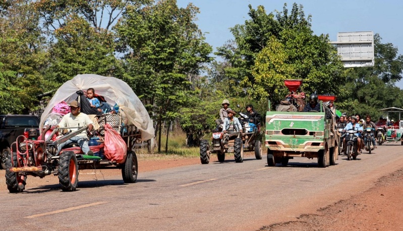 تواصل الاشتباكات بين تايلاند وكمبوديا رغم مباحثات البلدين لوقف إطلاق النار