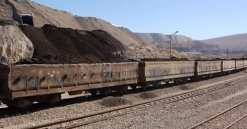 بعد توقف دام شهرا.. استئناف نقل الفسفاط عبر الخط الحديدي رقم 15