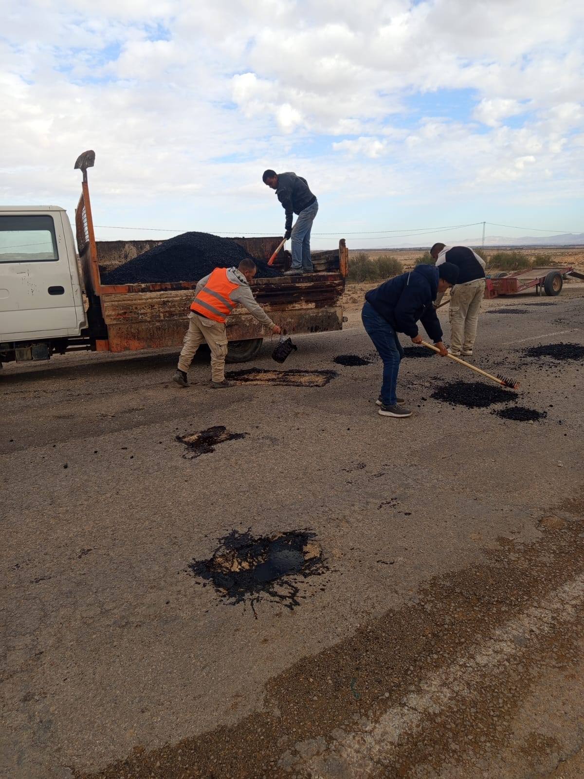 قفصة.. انطلاق أشغال تهيئة الطريق الوطنية عدد 15