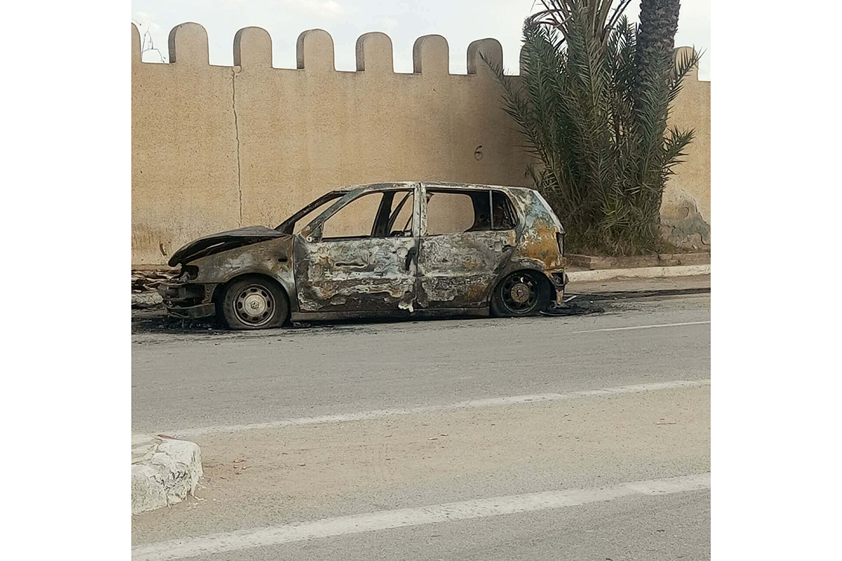  الحماية المدنية تخمد النار إثر اشتعالها بسيارة وسط مدينة القيروان 