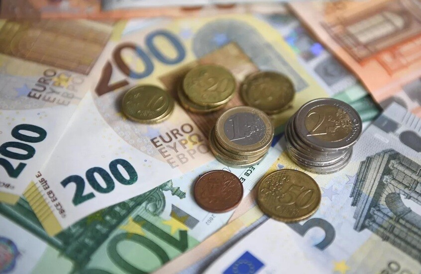 بلغاريا تتبنى العملة الأوروبية رسميا وتصبح العضو الحادي والعشرين في منطقة اليورو