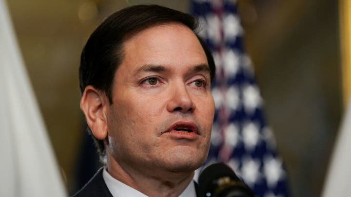 وزير الخارجية الأمريكي يعلن خطة ثلاثية المراحل لفنزويلا