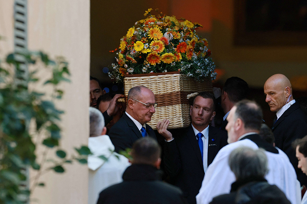 فرنسا تودّع بريجيت باردو