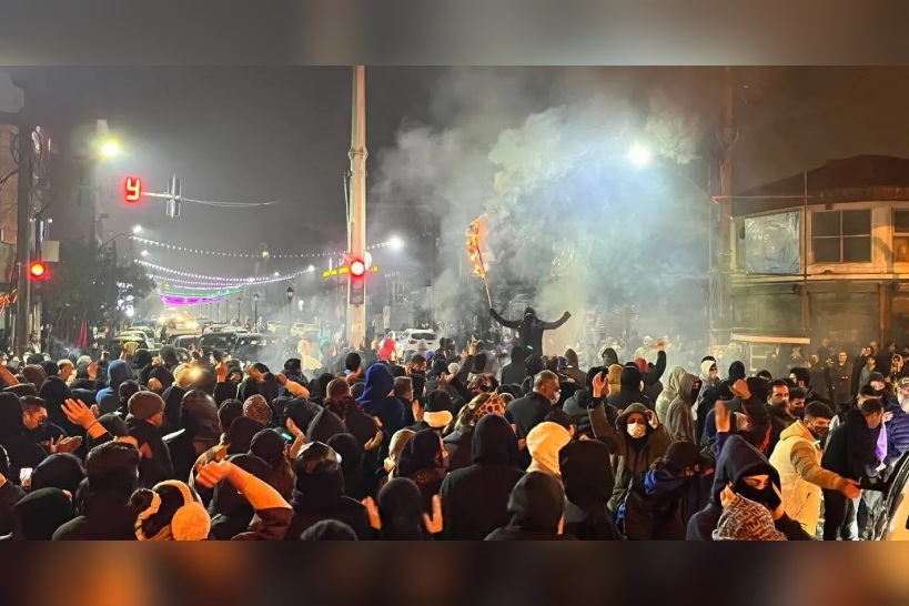 التلفزيون الإيراني: مقتل عنصري أمن ونجل قائد سابق بالحرس الثوري خلال أعمال شغب جنوب غرب إيران