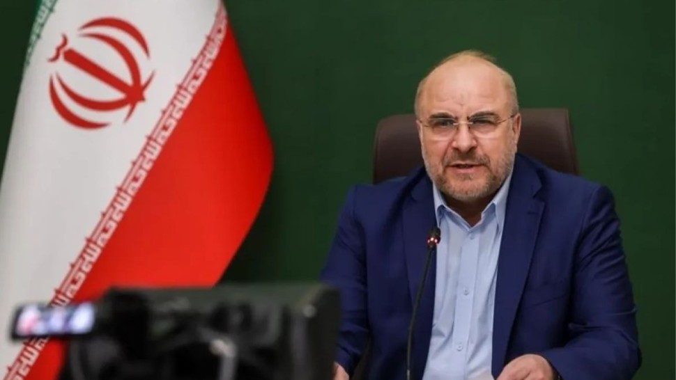 رئيس البرلمان الإيراني لترامب: أيها المقامر المغرور نحن ننتظرك