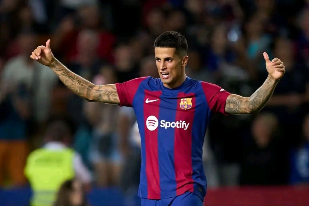 جواو كانسيلو يجدّد العهد مع برشلونة 